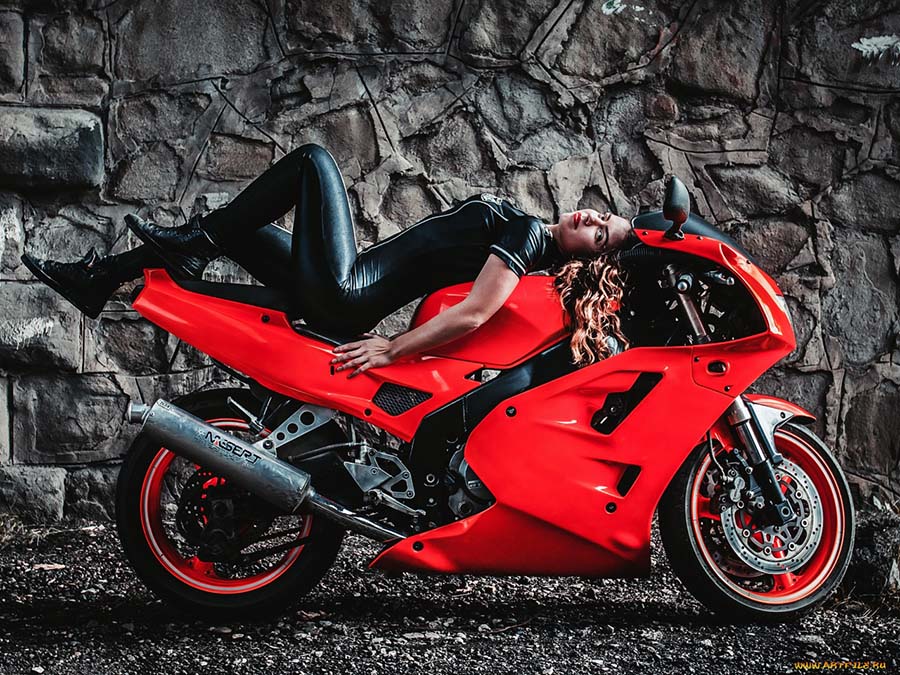 Beautiful girl Beautiful girls and motorcycles in Piura