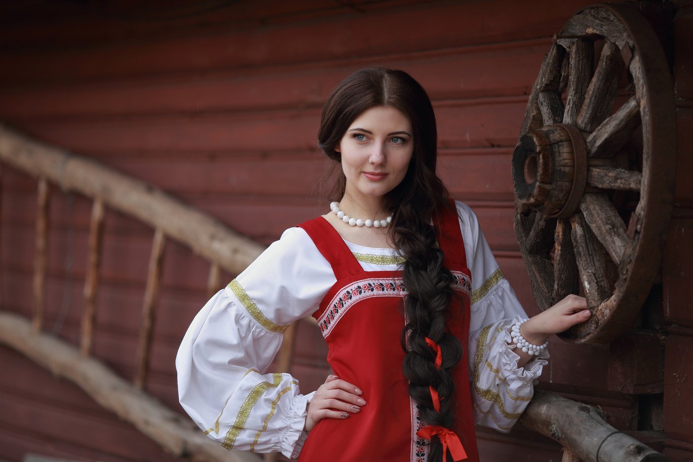 Girls in Slavic costumes in Piura