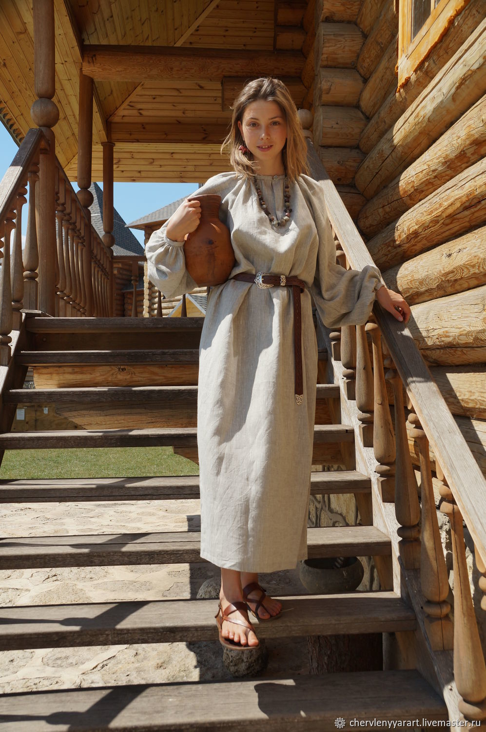 Girls in Slavic costumes in Piura