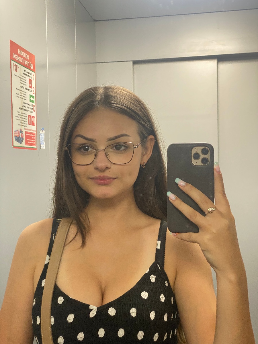 Sexy model Stacy in Piura